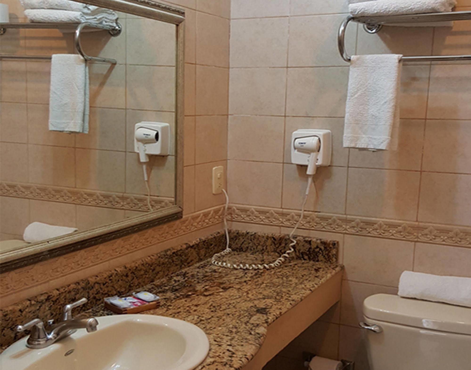 Hotel Plaza Maria Катакамас Экстерьер фото